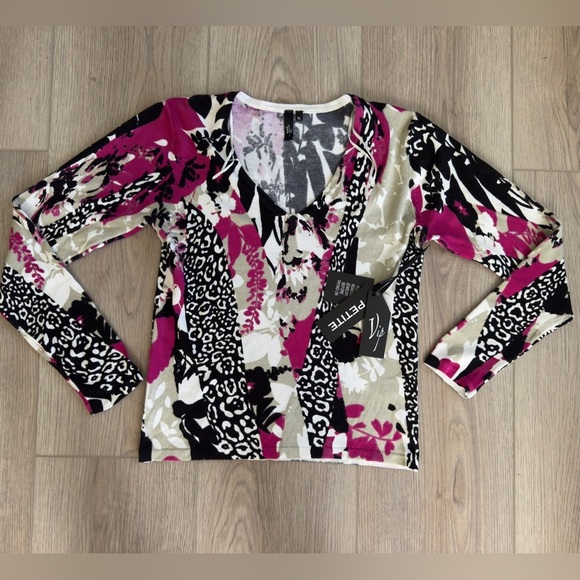 Women's Multicolor Patterned Top Petite. - Picture 1 of 11
